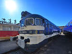 Die Diesellokomotive Talgo 4000T  Virgen de Covadonga  (354-001) stammt aus dem Jahr 1983 und war Anfang November 2022 in der Nähe des Bahnhofes Vilanova i la Geltrú im Eisenbahnmuseum von Katalonien ausgestellt.