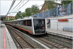 Euskotren betreibt mit ihren Meterspurzügen ein ausgedehntes Metronetz mit einem sehr dichten Fahrplan in und um Bilbao. Zug 516-3 in Neguri, einer Station im Aussenbezirk Getxo. (21.05.2016)