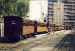 Ein Zug nach Soller steht abfahrbereit in Palma. (Archiv 31.07.1995)