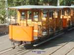 Zweiachsiger Anhnger der Straenbahn Soller - Puerto Soller am 27.09.2003 in Soller.