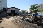 Das Depot Thon Buri, bekannt für die Instandhaltung der letzten betriebsfähigen Dampflokomotiven Thailands und seiner besucherfreundlichen Haltung, erfährt zur Zeit eine