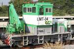 Am 10.Dezember 2023 waren in der Nong Pladuk Junction einige, für den 2 gleisigen Ausbau der Southern Line benötigte Bahndienstfahrzeuge zu sehen, so auch dieser Schwerkleinwagen der Type TMC200 mit der Betriebsnummer LMT-04 von GGW (Green Generation Worldwide Co.,Ltd.).