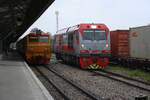 ALS 4139 (Co'Co', de, Alsthom, Bj.1974) ist am 07.Jänner 2023 bei regnerischem Wetter mit dem LOC 464 (Sungai Kolok - Phatthalung) in Hat Yai Junction eingefahren.