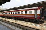 บชส. 1364 (บชส. =BTC./Bogie Third Class Carriage) am 02.Mai 2024 in der Hua Lamphong Station.