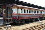 บชส. 1227 (บชส. =BTC./Bogie Third Class Carriage) am 02.Mai 2024 in der Hua Lamphong Station.