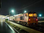 Die SRT 4221 AHK im Bahnhof von Udon Thani, kommend aus Nong Khai.