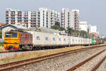 4133 mit Fracht 726 aus Tha Muang mit speziellen weißen Klimacontainern aus Bang Sue fuhr am 19. Januar 2025 langsam zum Lad Krabang Inland Container Depot (ICD).