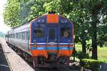 APN.60 2541 als letztes Fahrzeug des SP EXP 7 (Bangkok - Chiang Mai) fährt am 21.Mai 2018 durch die Ban Tum Station.