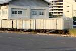 Offensichtlich werden die บ.ต.ญ.25136, 30313 und 25091 (บ.ต.ญ.=B.C.G./Bogie Covered Goods Wagon) im Phahonyothin Cargo Yard als Lagerwagen verwendet.