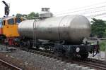 บ.ท.ค.126021 (บ.ท.ค. =B.O.T./Bogie Oil Tank Wagon) als einziger Wagen für den Brandschutzzug des Sonderzug 901 (Hua Lamphong - Ayutthaya) am 26.März 2024 in der Ayutthaya Station.