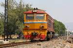 ALS 4132 (Co'Co', de, Alsthom, Bj.1974) verlässt am 24.März 2023 als Lokzug nach Tha Chomphu die Nakhon Lampang Station.