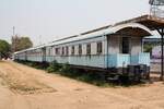 Südlich, gleich neben der alten Uttaridt Station steht ein Unterrichtszug der aus 4 von Cravens gebauten Altbau-Reisezugwagen besteht.