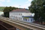 Aufnahmsgebäudes des Bahnhof Zastavka u Brna am 15.August 2018.