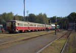 Bereitgestellt  wird ein Zug, welcher den Planzug nach Praha Bubny Vlatavska ersetzen wird.Den R 1227, Zuglok wird 475 179 sein, allerdings Tender voraus fahrend.