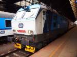 CD 151 020-5 mit Personenzug auf dem Hauptbahnhof Prag am 27.