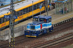 Am 13.02.2020 ist die niedliche, kleine Rangierlok 794 011 in Ústí nad Labem hl.n. unterwegs, sie fährt in Richtung Ústí nad Labem západ, wo sie wohl auch stationiert ist. Leider kann man kaum Informationen über diese Maschine finden...
