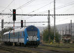 80-30 011 0 im Bahnhof Ústi nad Labem Západ, ankommend, Schnellzug  aus Usti nad Labem hl.n..25.09.2020, 17:12 Uhr.