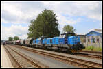 CD 742740-4 und 742721-1 fahren hier am 6.6.2024 um 11.43 Uhr mit einem Getreidezug aus dem Hauptbahnhof in Ceska Lipa ab.