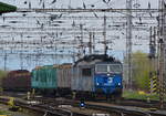 Kurz nach Mittag kam endlich ein Güterzug nach Cheb. 363 509-1 und 363 511-7 zogen am 15.4.17 einen Holzzug in den Güterbahnhof Cheb.

Cheb 15.04.2017