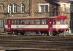 Ein Beiwagen der Bauart Btax 780 steht am 16. November 2011 im Bahnhof Cheb abgestellt.