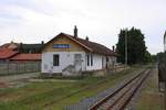 Güterschuppen im Bahnhof Straznice am 03.August 2019.