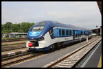 Abfahrt des modernen CD Triebwagen 844027 am 24.5.2016 aus dem Bahnhof Liberec.