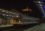 Abfahrbereit nach Liberec  843 008-4 mit einem typischen Beiwagen .