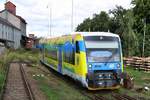 CD 841 011-0 fährt am 10.August 2019 als Os 28315 (Kostelec u Jihlavy - Slavonice) in den Bahnhof Telc ein.