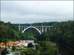 Im Strecken Tabor - Bechyne ist kombinierte Eisenbahn und Straßenbrücke über die Luznice (Lainsitz). Bechyne am 30 .8.2020.
