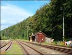 Der Lokschuppen beim Bahnhof Protivec am 14.