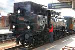 CSD 433 001 (CZ-CD 90 54 3 991 007-6) am 21.Juli 2018 vor dem Os 20015 (Ceska Trebova - Hanusovice) im Bahnhof Ceska Trebova.