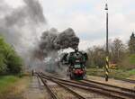 Am 11. und 12.05.24 fanden rund um Lužná u Rakovníka Dampfzug Fahrten statt. Hier ist 464 202 bei der Ausfahrt in Krupa zu sehen. 