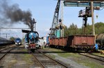 Tag der Eisenbahn am 24.09.16 in Cheb: 477 043 beim Bekohlen