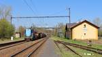 742 109-2 und 742 116-7 zu sehen am 18.04.18 mit der Übergabe von Sokolv nach Cheb in Nebanice.