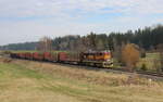 Übergabe/Holzleerzug nach Tepla mit der 742 419 kurz vor dem Zielbahnhof. Aufgenommen am 22.04.2022