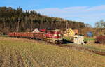 Mn 86653/51 von Bochov nach Most. Hier am Haltepunkt Malmerice am 16.01.2023. Die 742 344 zieht volle Rungen hinab nach Blatno u Jesenice welches gleich erreicht wird. 