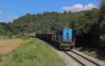 Pn 64000 mit 1800t Stahlzug von Kralupy nach Kladno Dubi, mit der 742 083 als Zuglok und geschoben von 753 769 und 753 755. Aufgenommen nahe Tynec am 10.8.2023
