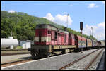 Ausfahrt eines schweren Coilzugs aus dem Bahnhof Mlada Boleslav am 5.6.2024 um 12.42 Uhr.