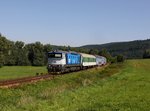 Die 750 705 mit einem Os nach Nové Údolí am 07.09.2013 unterwegs bei Mezipotočí.