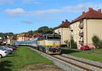 754 018-0 als R 883 zu sehen am 29.09.24 bei der Einahrt in Luhačovice. 