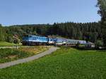 Die 754 015 mit einem Os nach České Budějovice am 24.06.2017 unterwegs bei Novosedly.