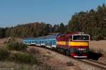 754 044-6 mit den Os 9061 von Praha hl.n.