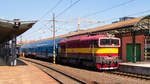 754 044-6 mit dem Zug nach Cercany.