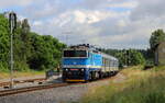 Sp 1596 bei Halt im Bahnhof Bělčice am 22.06.2024 mit der 754 040 als Zuglok unterwegs nach Blatna.