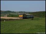 754 078-4 mit R 855 von Trutnov nach Praha zwischen Rtyne v Podkrkonosi zastavka und Cerveny Kostelec am 02.05.2009