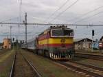 754 078-4 mit R 851 Praha Hlavn Ndra-Trutnov Hlavn Ndra auf Bahnhof Jaroměř am 12-8-2011.