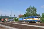 754 059 + 058 am 26.05.2012 beim Rangieren in Furth im Wald