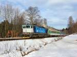 Die 754 046 mit einem Personenzug am 01.01.2013 bei der Ausfahrt aus Bhmisch Eisenstein Stadt.