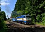 754 057 mit R 36826 am 30.06.2013 bei der Ausfahrt in Hamry-Hojsova-Straz.