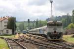 754 009-9 mit R 668 Brno Hlavní Nádraží-České Budějovice auf Bahnhof Okříšky am 31-5-2013.